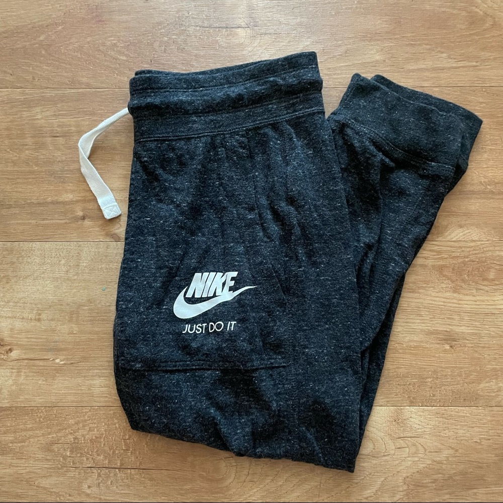 nike capri joggers